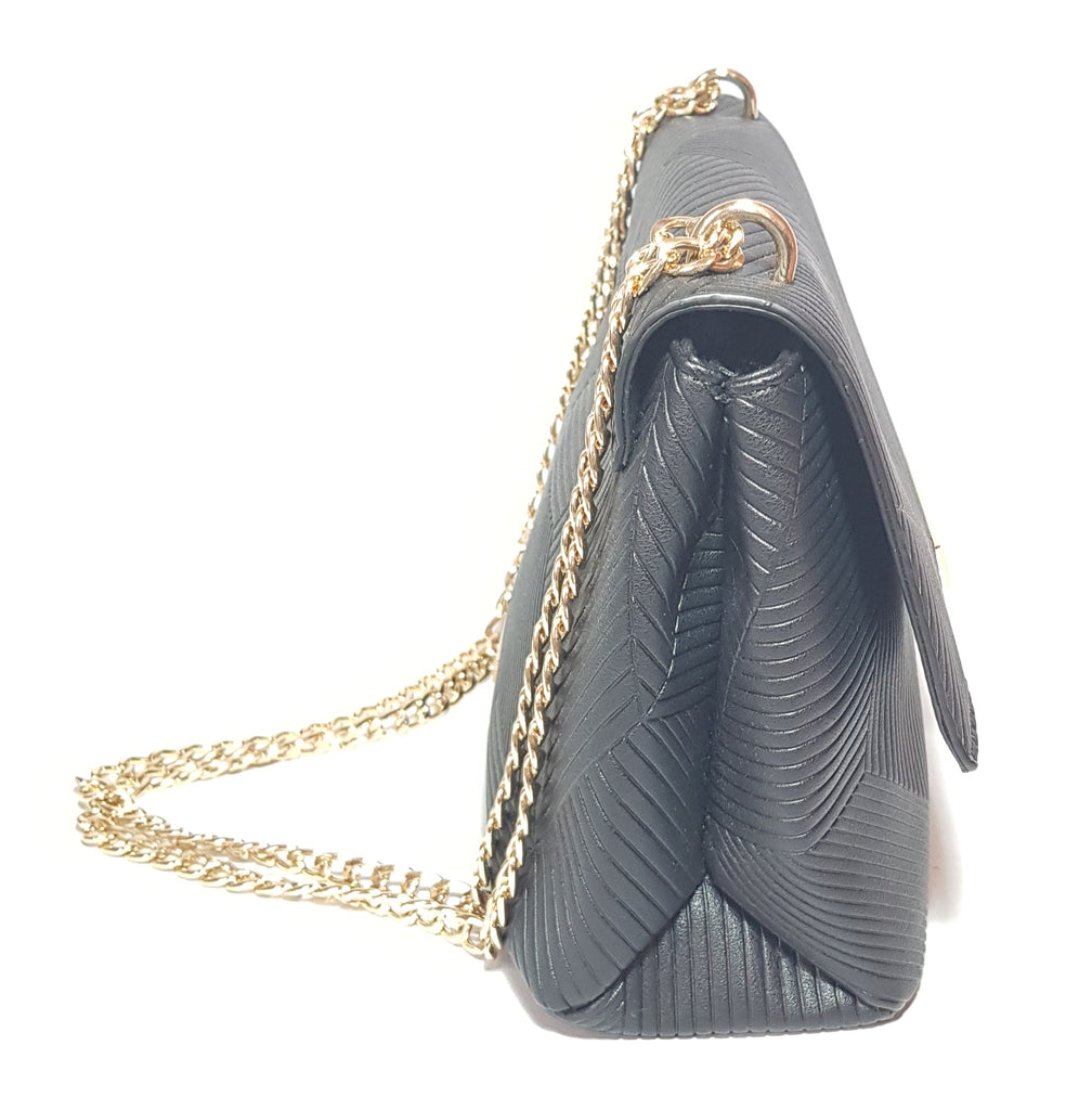 Gold chain sale shoulder bag