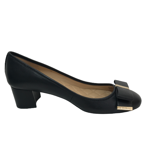 Michael kors 2025 block heel pumps
