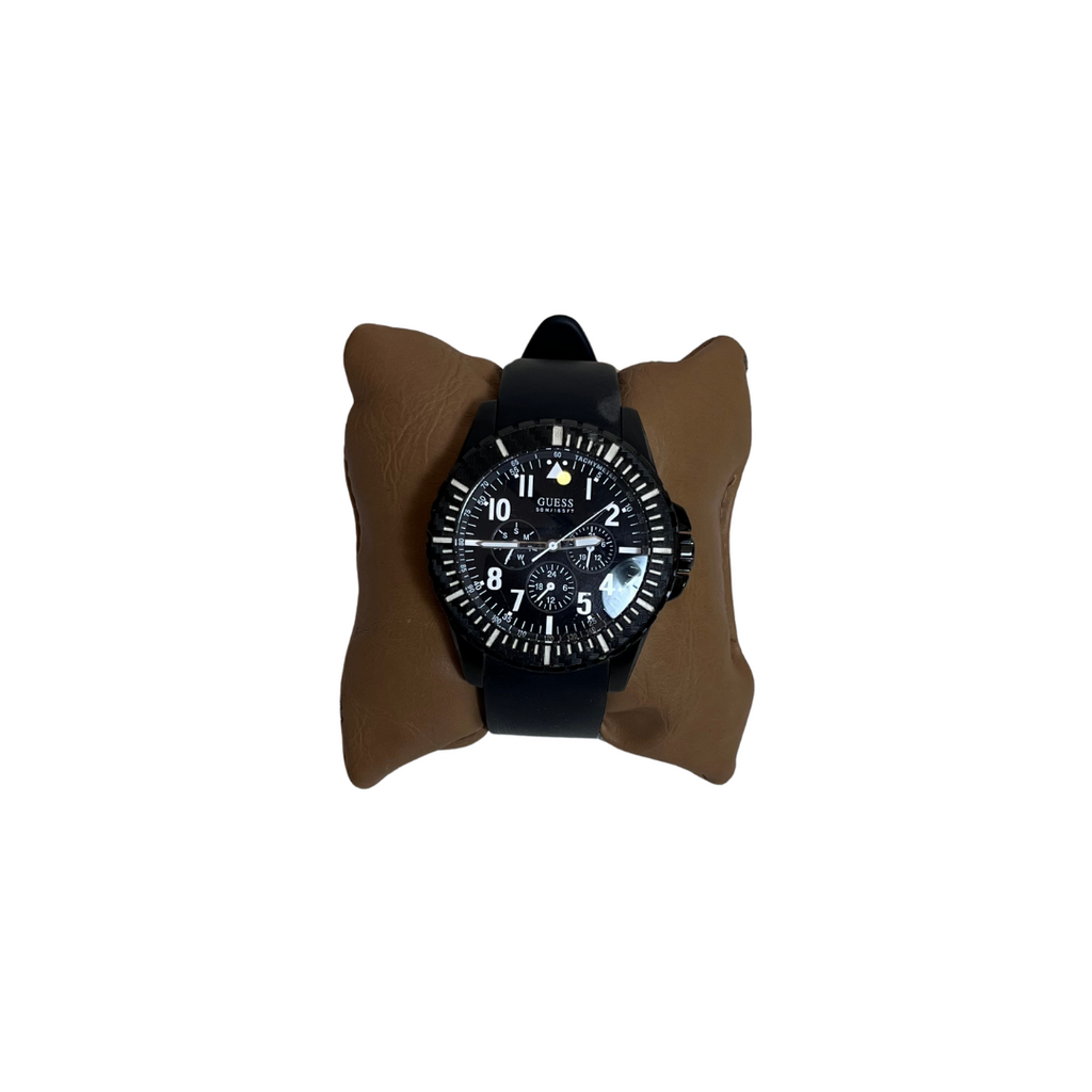 Guess Men's W10261G1 Black Rubber Strap Watch | Pre Loved |