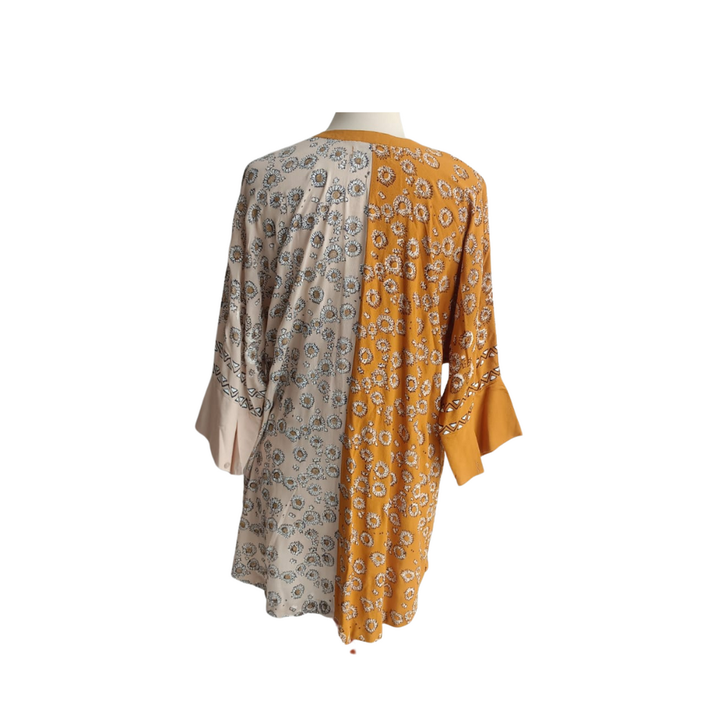 Blocked Textiles Two-Toned Floral Printed Kurta | Like New |