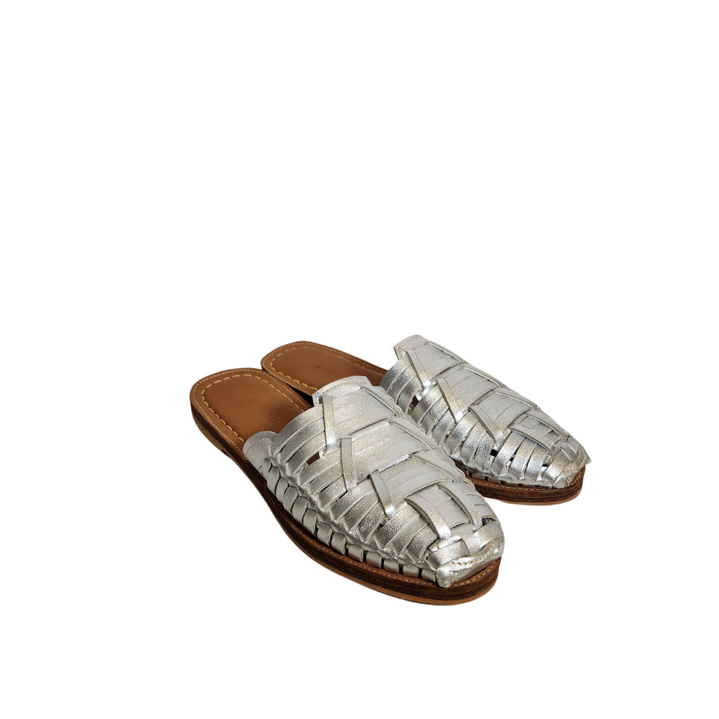 SAAZ Silver Leather Cushioned Mules | Like New |