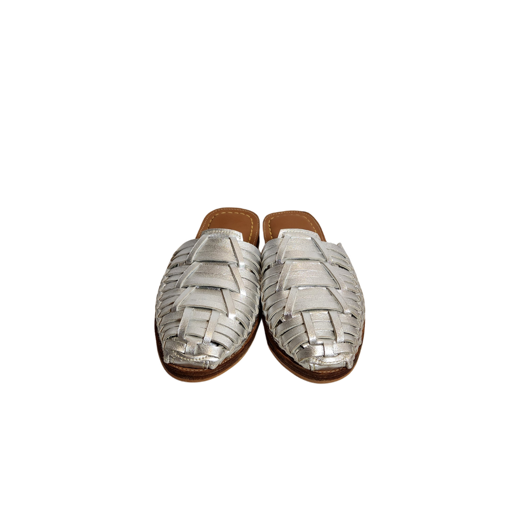 SAAZ Silver Leather Cushioned Mules | Like New |