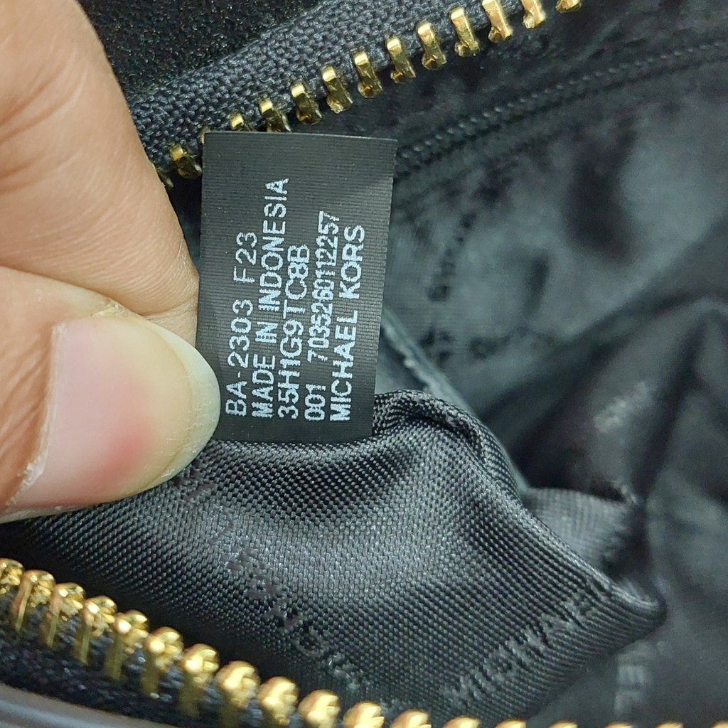 Michael Kors Black Monogram Trisha Medium Logo Crossbody Bag | Like New |