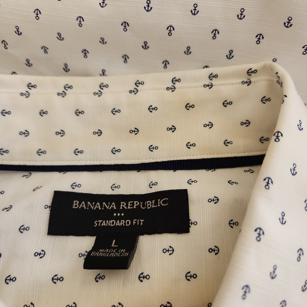 Banana Republic Men's White Anchor Print Short-sleeves Collared Shirt | Pre Loved |