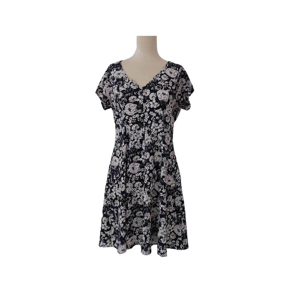 Yessica Navy & White Floral Printed Dress | Like New |