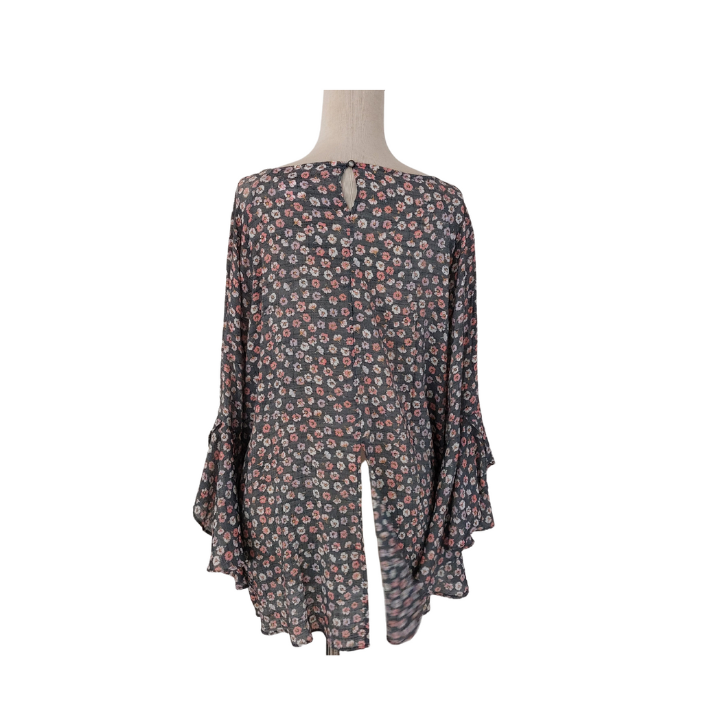 Lauren Conrad Grey Floral Printed Bell-sleeves Top | gently Used |