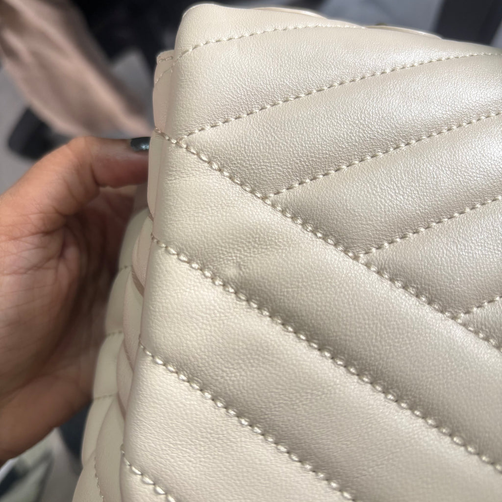 Tory Burch Cream Kira Chevron Leather Shoulder Bag | Pre Loved |