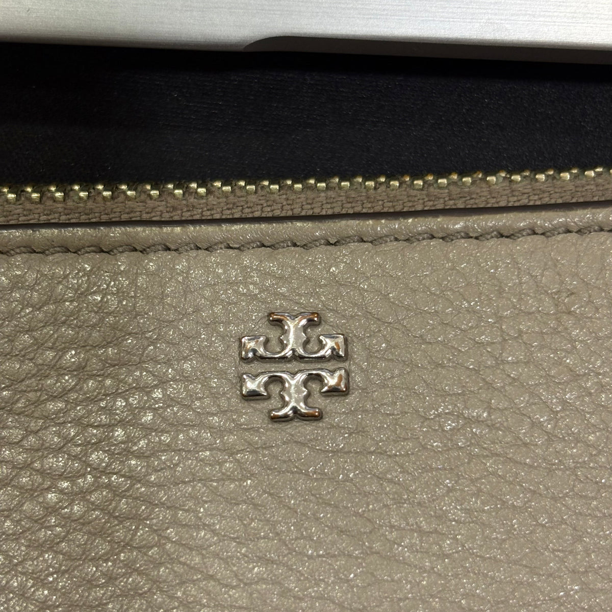 Tory Burch Grey Leather Crossbody Bag | Pre Loved |