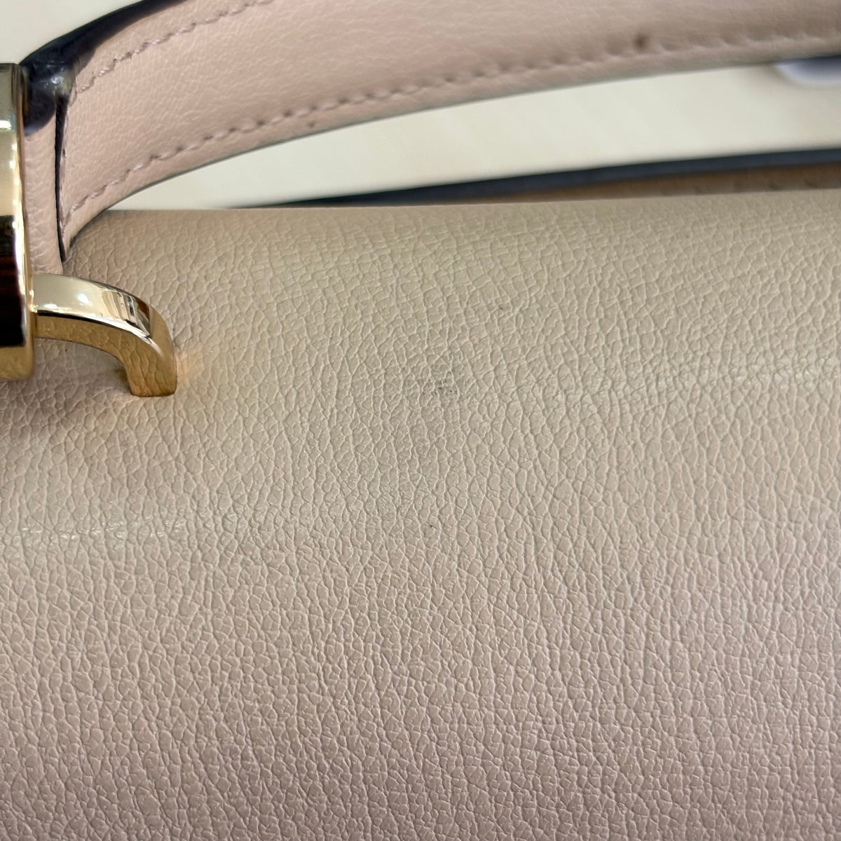 Michael Kors Beige Leather Kinsley Medium Satchel Bag | Pre Loved |
