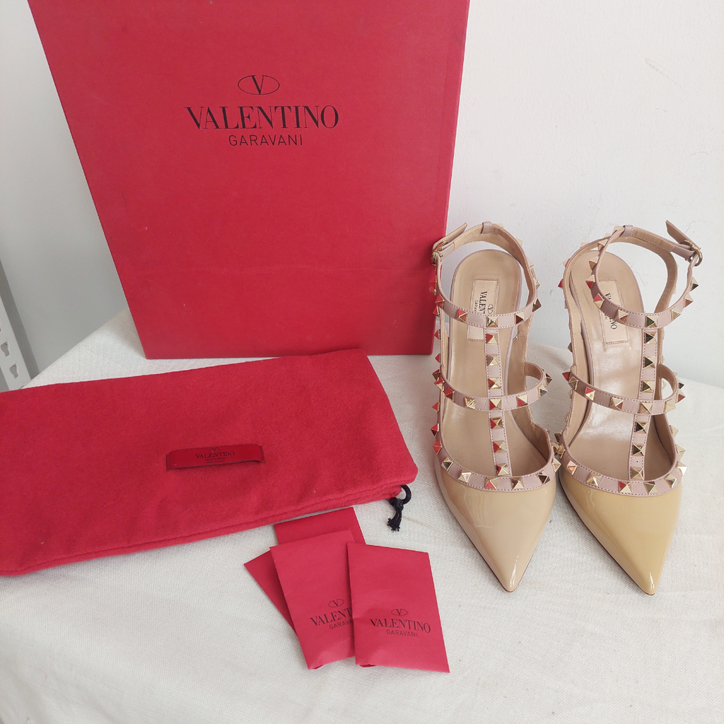 Valentino Poudre Patent Rockstud T-Strap Pointed Toe Pump Heels | Pre Loved |