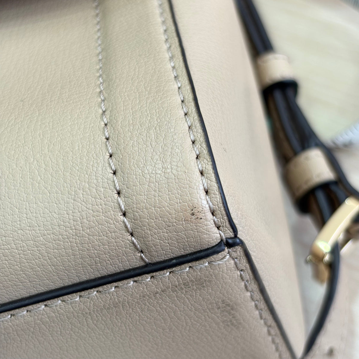 Michael Kors Beige Leather Kinsley Medium Satchel Bag | Pre Loved |