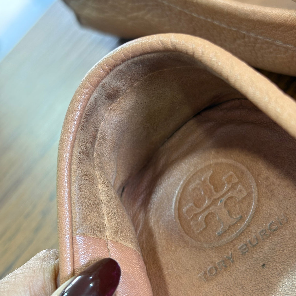 Tory Burch Kira Driver Beige Tumble Leather Driving Flat Moccasin | Pre Loved |