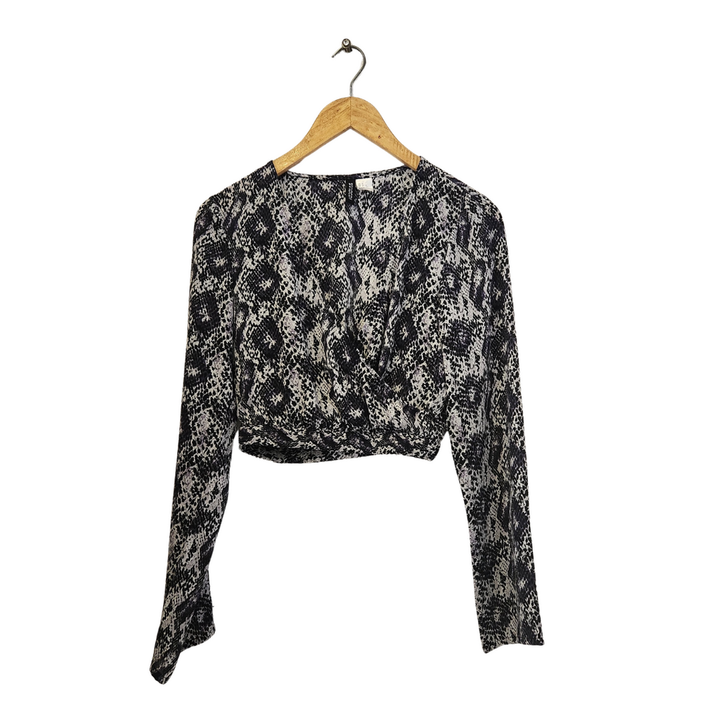 H&M Grey Snakeskin Print Cropped Blouse | Gently Used |