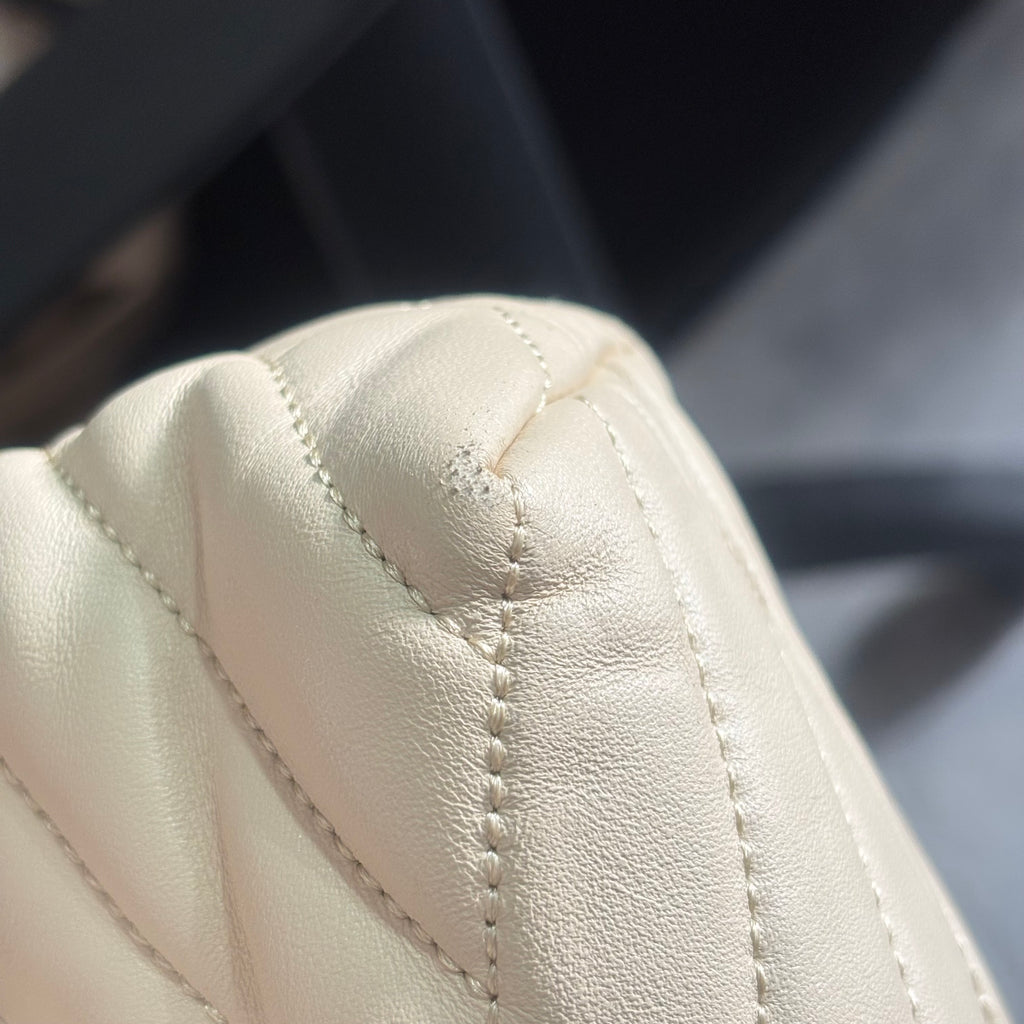 Tory Burch Cream Kira Chevron Leather Shoulder Bag | Pre Loved |