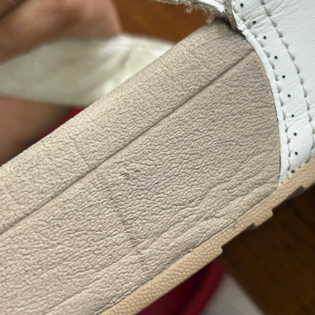 Fitflop White & Grey FIORELLA Leather Thong Wobble Sandals | Gently Used |