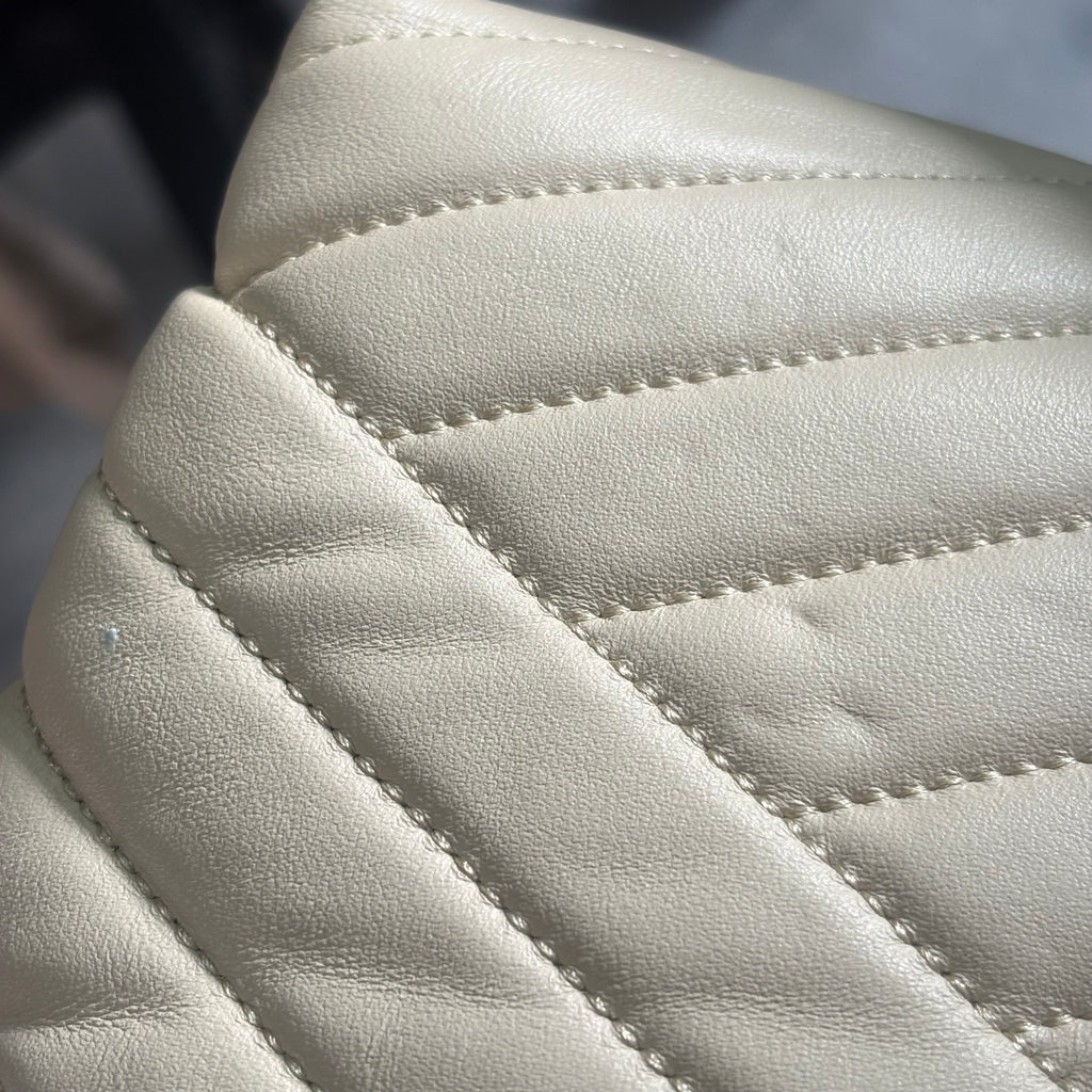 Tory Burch Cream Kira Chevron Leather Shoulder Bag | Pre Loved |