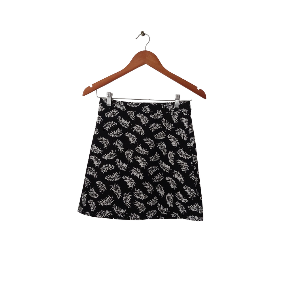 H&M Black & White Leaf Print Skirt | Like New |