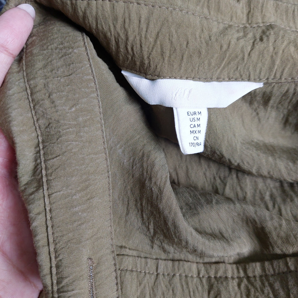 H&M Green Crinkle Button Down Shirt | Gently Used |