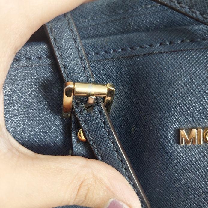 Michael Kors Navy Leather Handbag | Pre Loved |