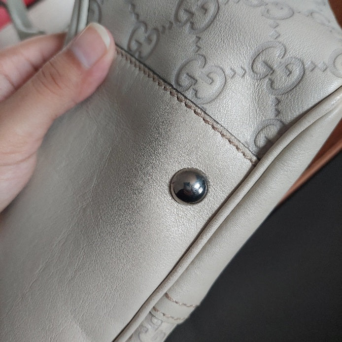 Gucci White Guccissima Leather Tote Bag | Gently Used |