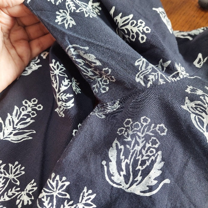 Blocked Navy White & Gold Printed Applique Kurta | Pre Loved |