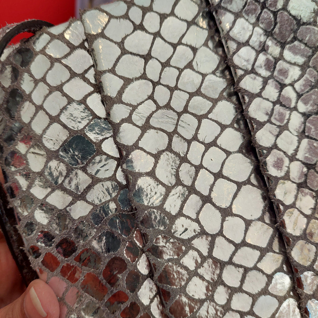 Michael Kors 'Daria' Silver Leather Snakeskin Textured Shoulder Bag | Pre Loved |