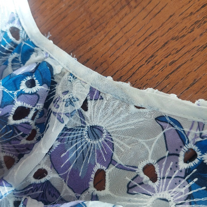 Mango White Printed & Cut Work Crop Top | Gently used |