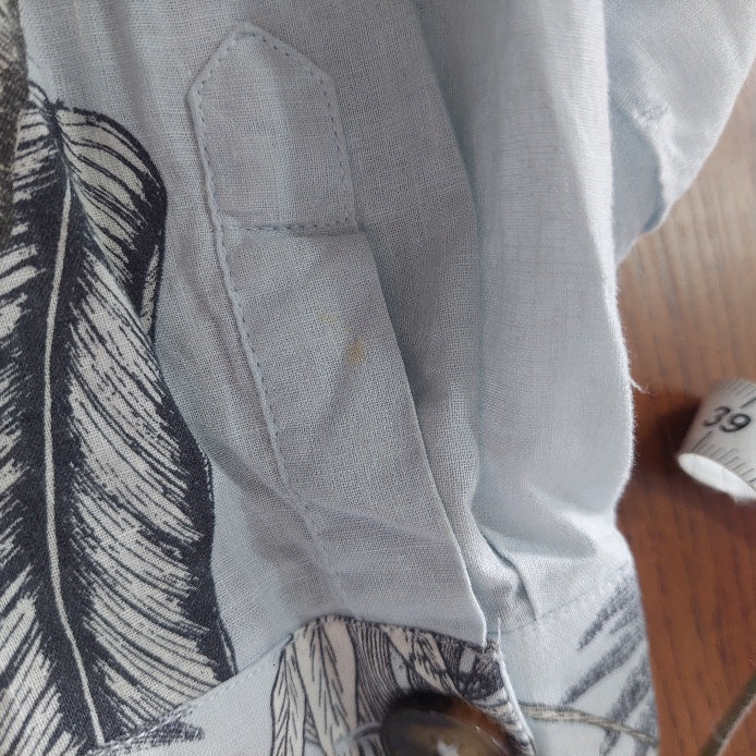 Massimo Dutti Men's Light Blue Floral Print Button Down Shirt | Pre Loved |