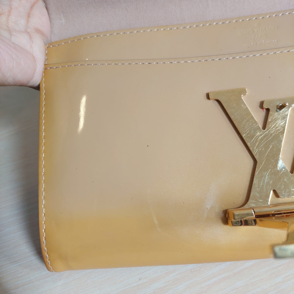Louis Vuitton Beige Vernis Leather Louise Clutch Bag | Pre Loved |