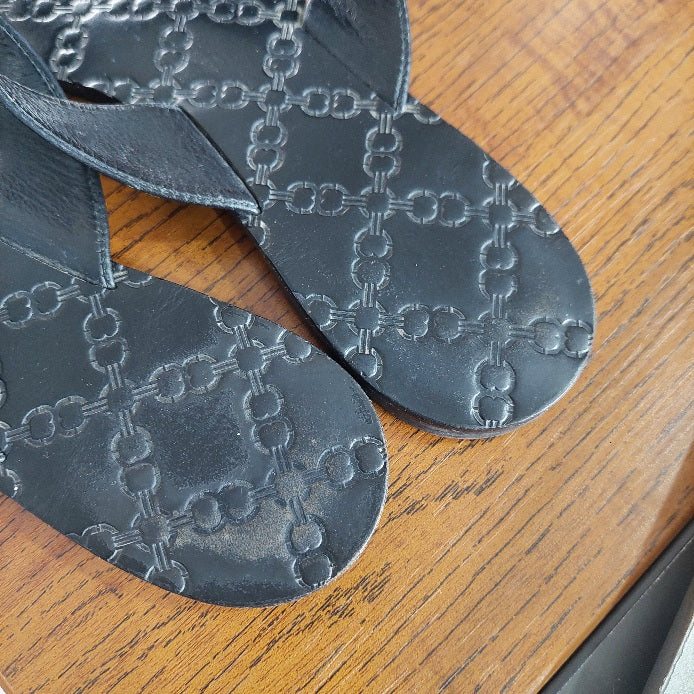 Tory Burch Black Leather Monroe Thong Sandals | Pre Loved |