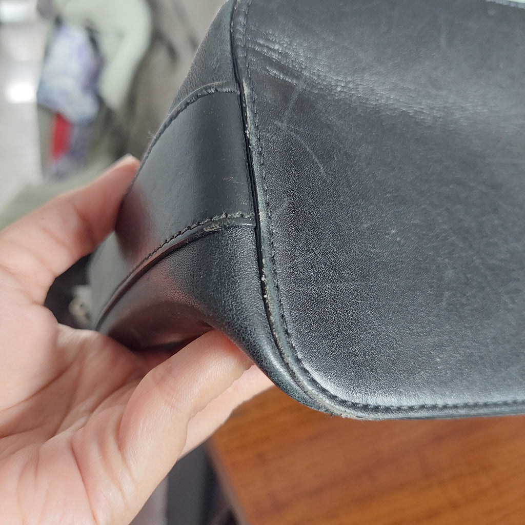Gucci Black Leather Shoulder Bag | Pre Loved |