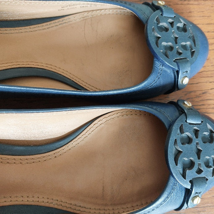 Tory Burch Navy Mini Miller Leather Logo Pumps | Pre Loved |