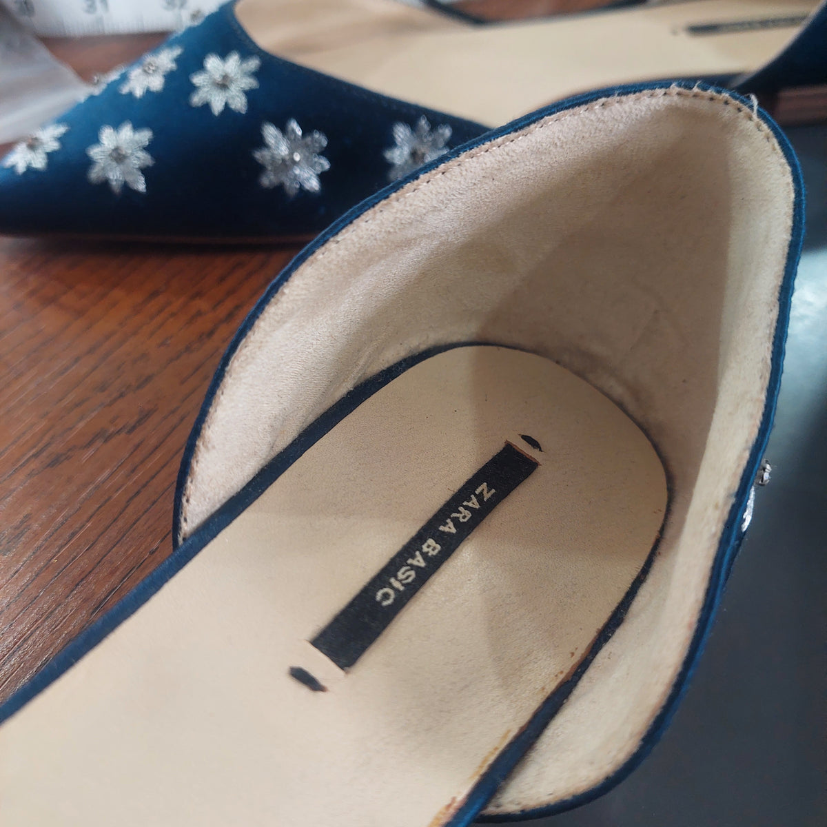 Zara Basic Navy Blue Satin Silver Embroidered Pointed Toe d'Orsay Flats | Pre Loved |