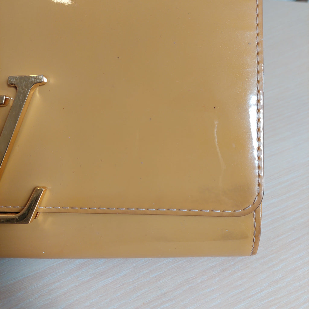 Louis Vuitton Beige Vernis Leather Louise Clutch Bag | Pre Loved |
