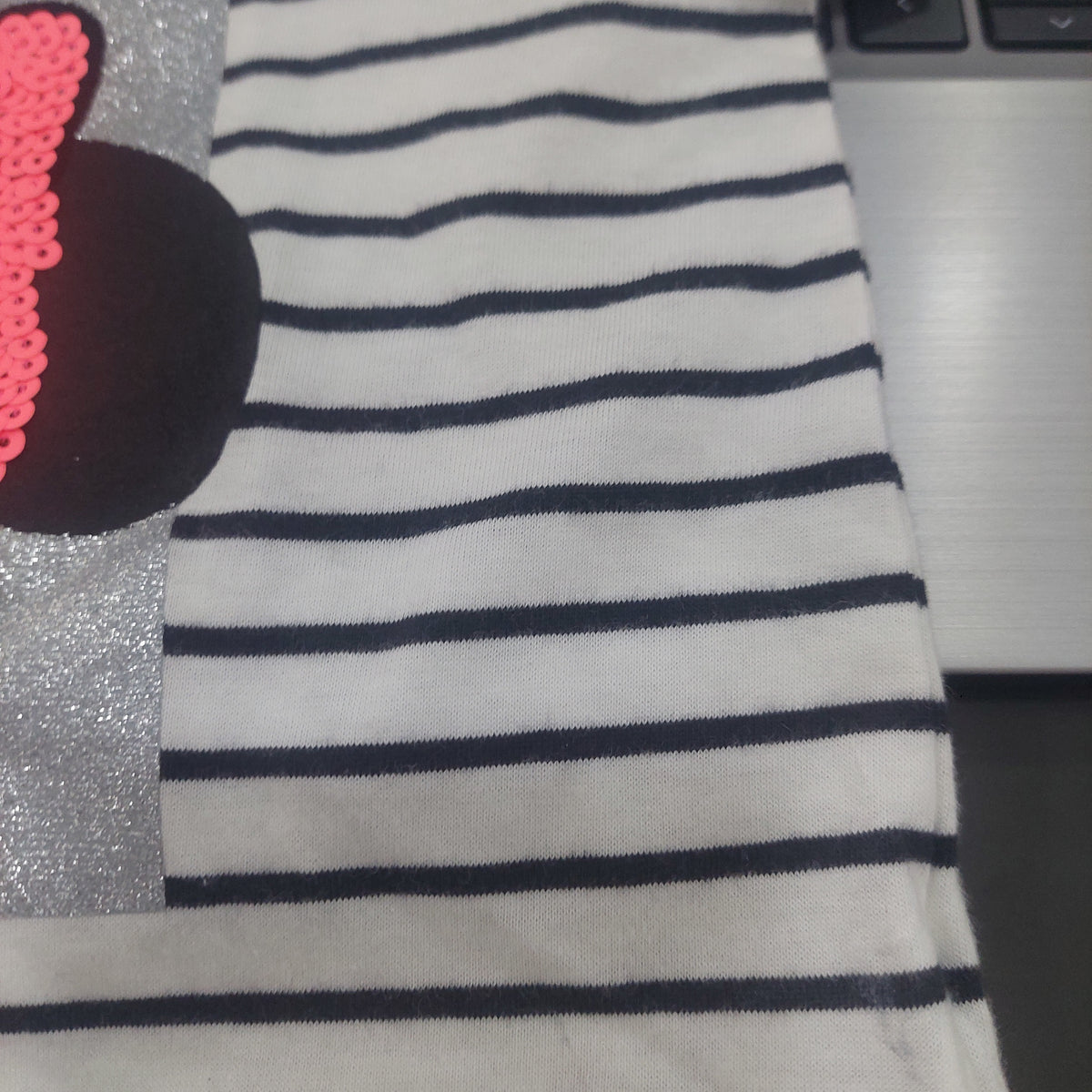 M&S Minnie Mouse White And Blue Top (3-4 Years) | Brand New |