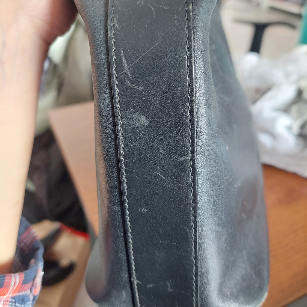 Gucci Black Leather Shoulder Bag | Pre Loved |