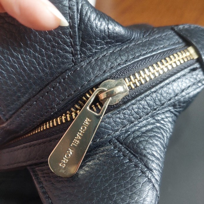 Michael Kors Black Pebbled Leather Jet Set Chain Shoulder Bag | Pre Loved |