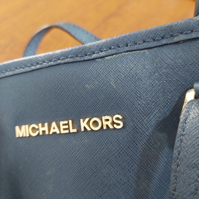 Michael Kors Navy Leather Handbag | Pre Loved |