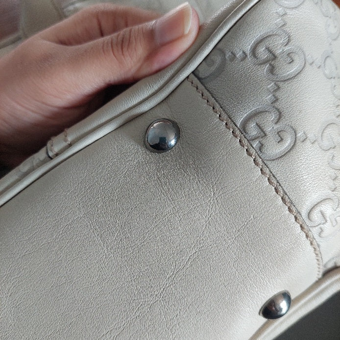 Gucci White Guccissima Leather Tote Bag | Gently Used |