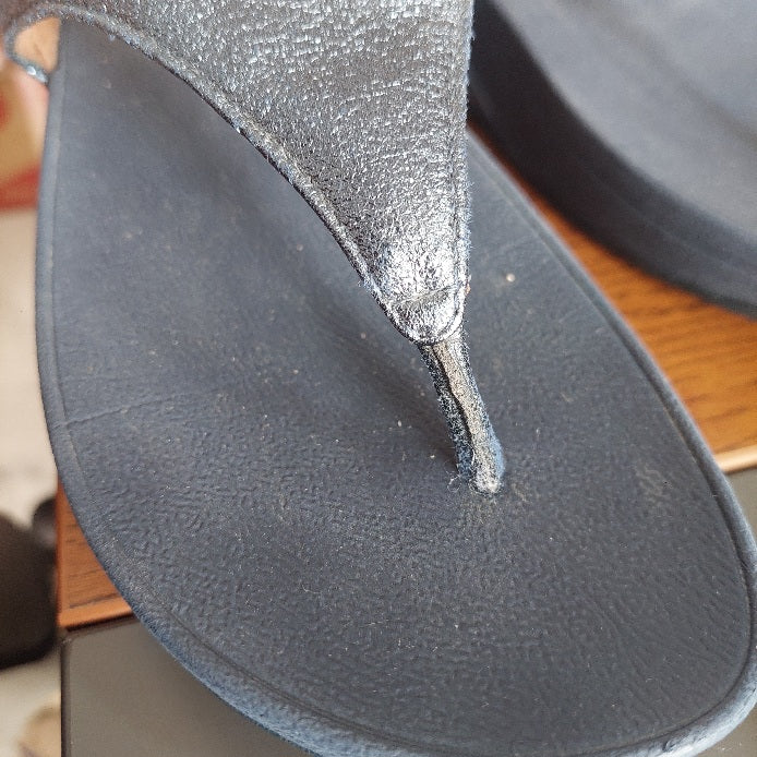 FitFlop Navy Shimmer Lulu Thong Sandals | Pre Loved |