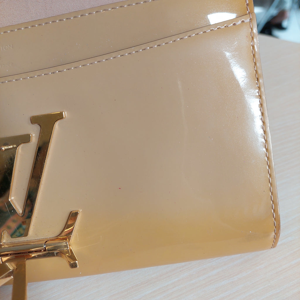 Louis Vuitton Beige Vernis Leather Louise Clutch Bag | Pre Loved |