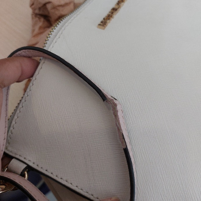 Michael Kors White Leather Large Wristlet | Pre Loved |