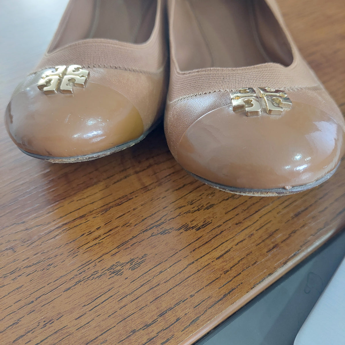 Tory Burch Brown Jolie Leather & Patent Cap Toe Ballet Flats | Pre Loved |