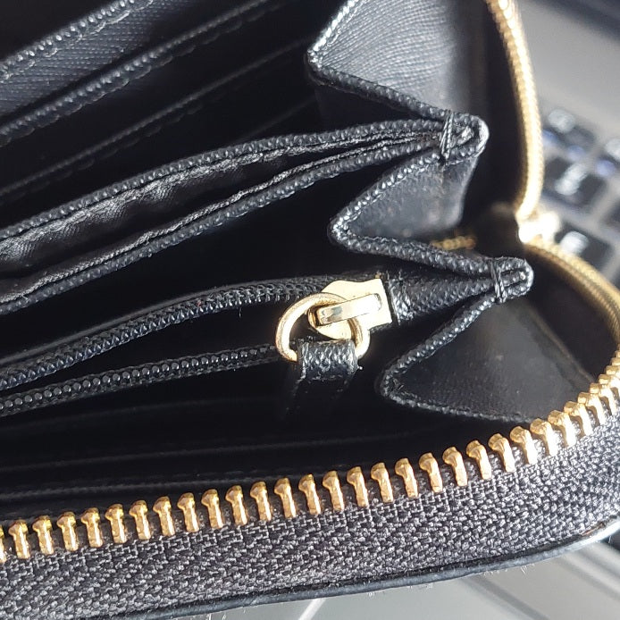 Michael Kors Black Tina Leather Clutch Crossbody and Detachable Wallet Bag | Pre Loved |