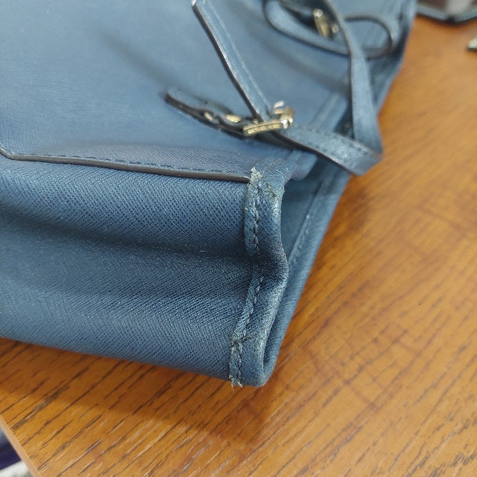 Michael Kors Navy Leather Handbag | Pre Loved |