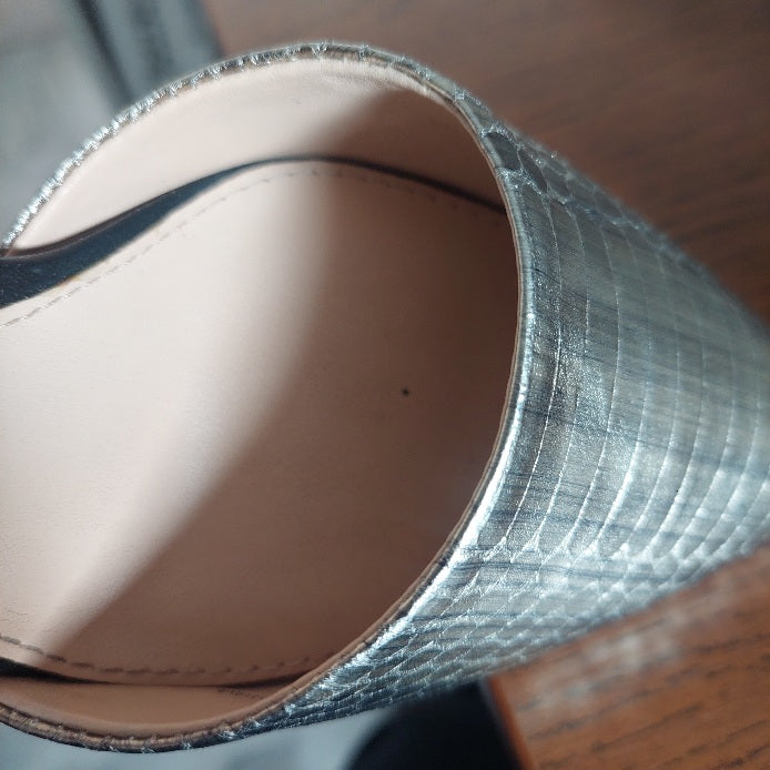 Vince Camuto Grey Metallic & Black Norell Leather Pumps | Gently Used |