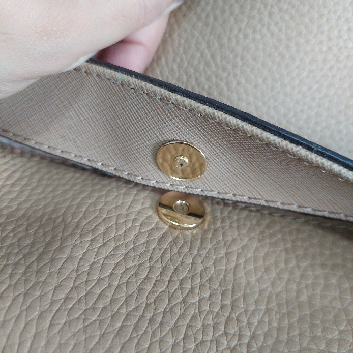Michael Kors Beige Callie Leather Crossbody Bag | Pre Loved |
