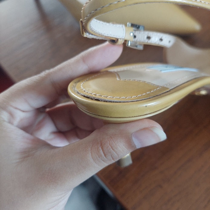 Prada Beige Patent Leather Pointed Kitten Heels | Pre Loved |