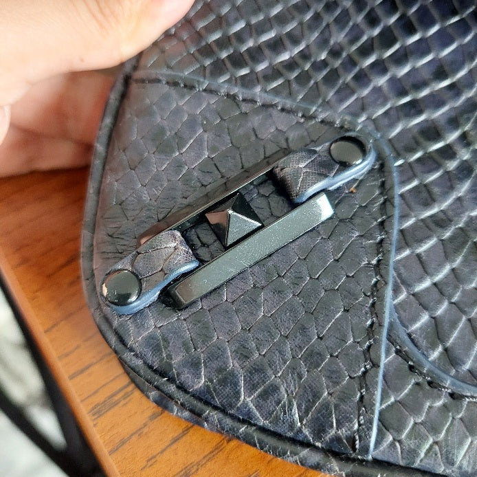Rebecca Minkoff Black Textured Leather Small Crossbody Bag | Pre loved |
