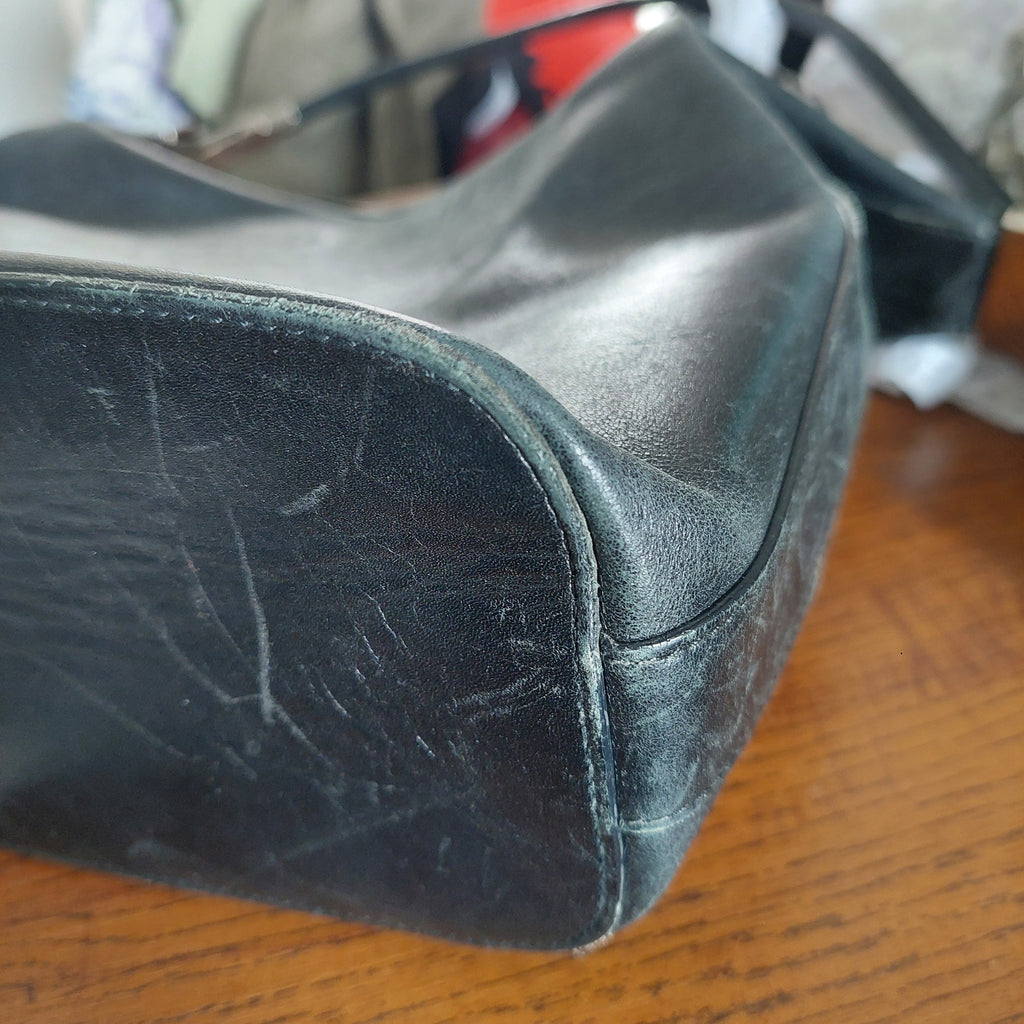 Gucci Black Leather Shoulder Bag | Pre Loved |